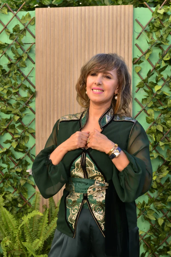 Chemise en mousseline de soie vert bouteille avec Kemkha et pantalon en soie