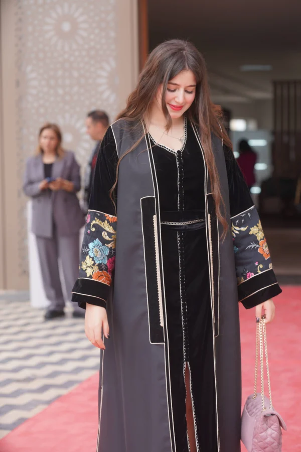 Robe en velour de soie et kimono avec manche Kemkha façon maalem