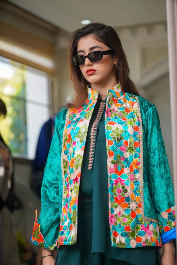 Veste courte avec jelija